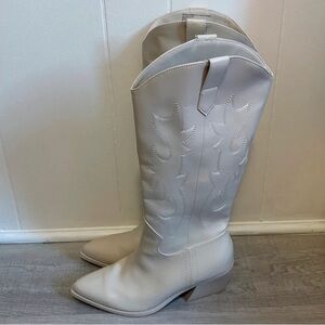 Cream Western Knee-High Heeled Boots with Decorative Stitching